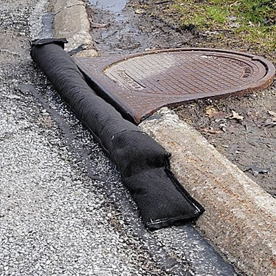 31DM61 ENPAC 4346 Curb Style Inlet Guard 500 gpm Black
